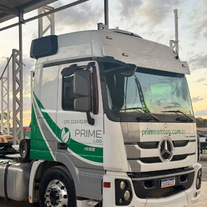 Transporte pesado com <b>segurança</b> e <b>eficiência</b>.