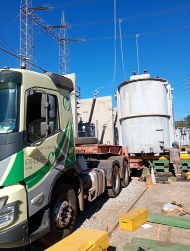 Transporte pesado com <b>segurança</b> e <b>eficiência</b>.